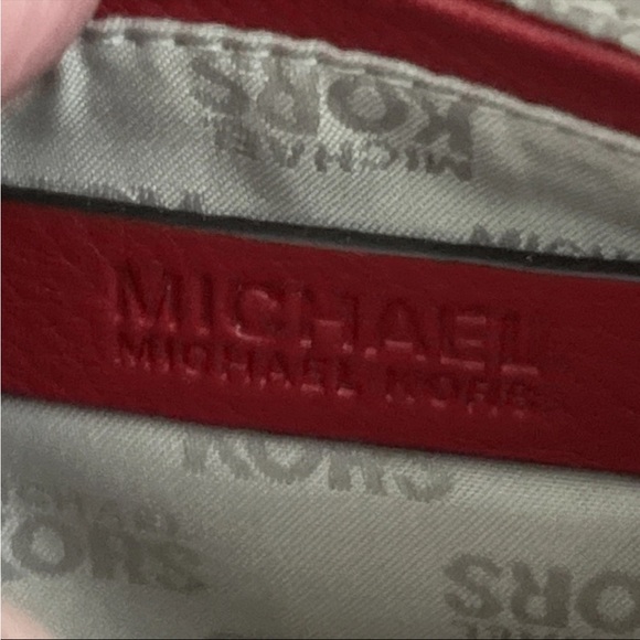 Michael Kors jet set gold tone MK logo wristlet Clutch In red pebble Leather - Picture 12 of 16